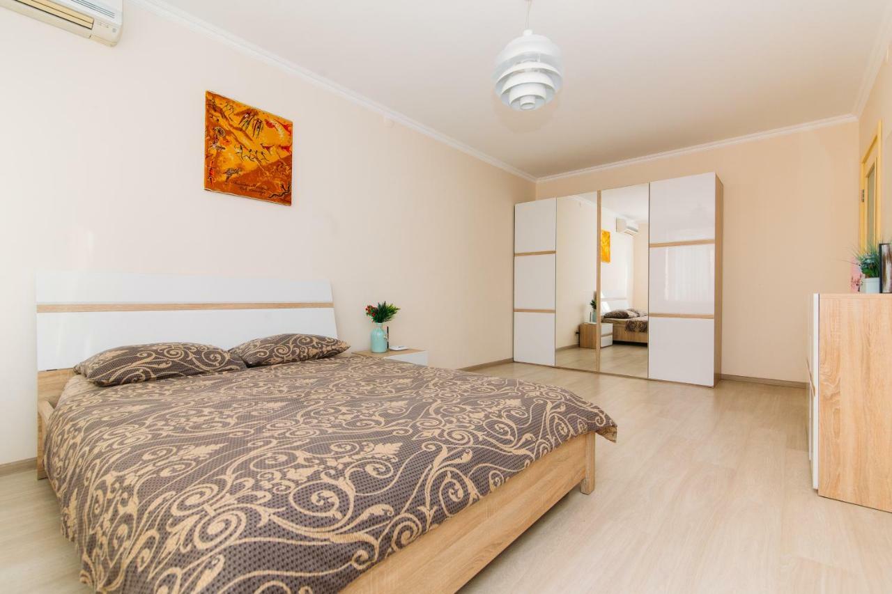 Luxury studio apart-hotel in Centre 2 room Soemy Buitenkant foto