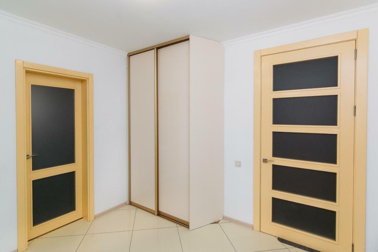 Luxury studio apart-hotel in Centre 2 room Soemy Buitenkant foto