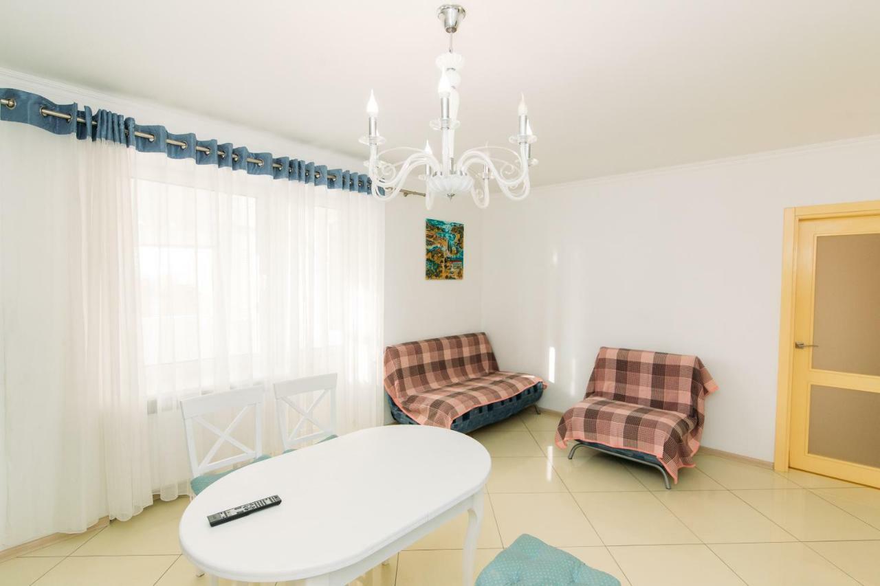 Luxury studio apart-hotel in Centre 2 room Soemy Buitenkant foto