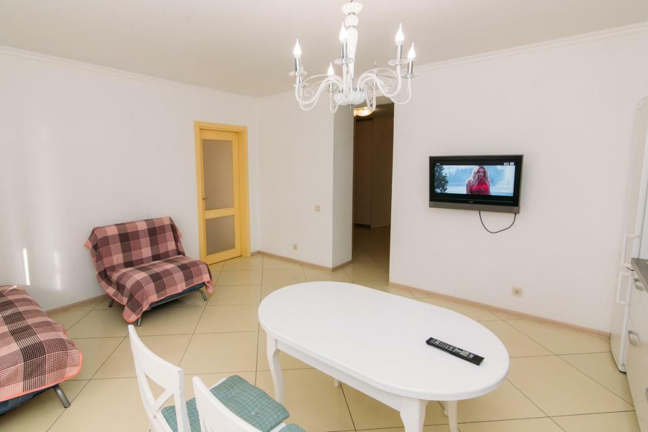 Luxury studio apart-hotel in Centre 2 room Soemy Buitenkant foto